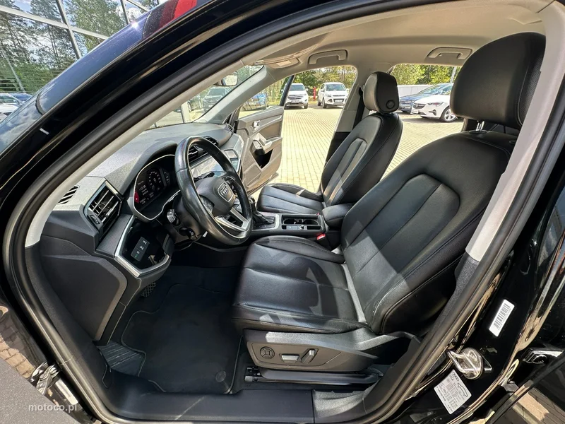 Audi Q3 F3 10