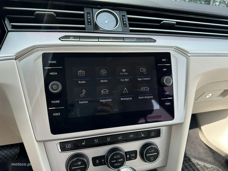 Volkswagen Passat Variant B8 27