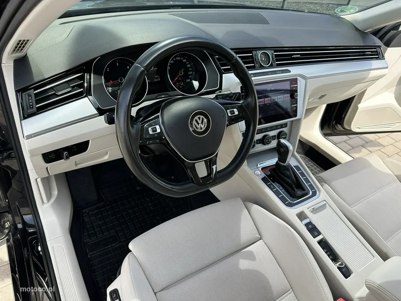 Volkswagen Passat Variant B8 9