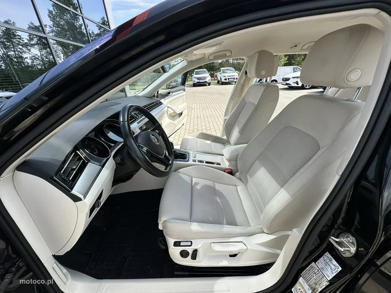 Volkswagen Passat Variant B8 10
