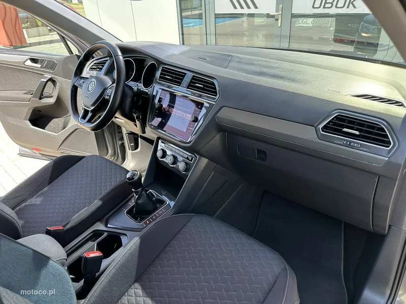 Volkswagen Tiguan AD 15