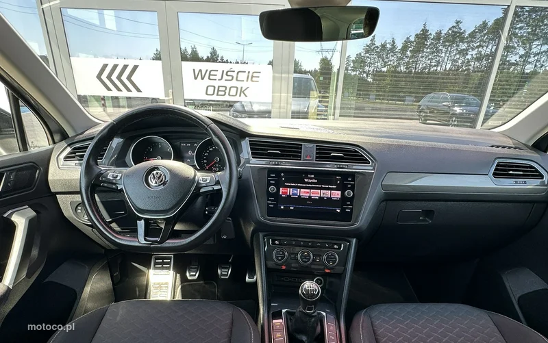 Volkswagen Tiguan AD 8
