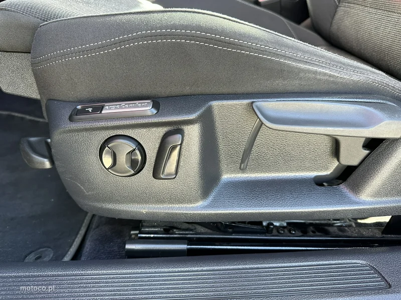 Volkswagen Passat Variant B8 11