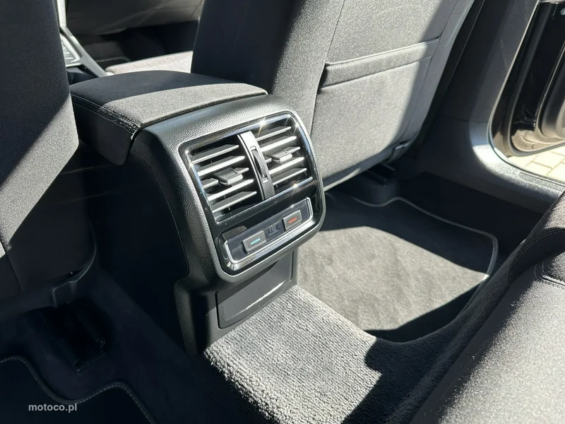 Volkswagen Passat Variant B8 14