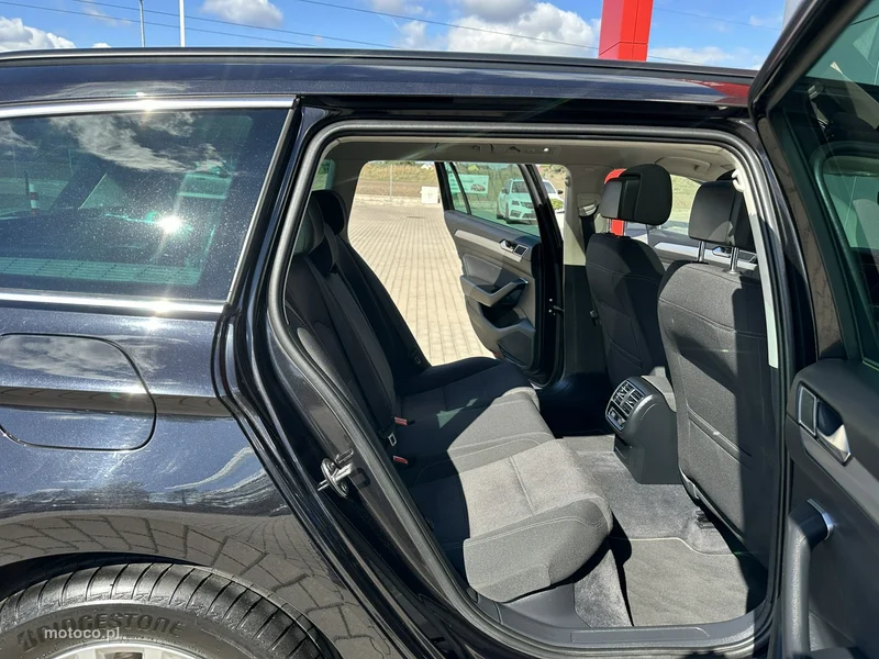 Volkswagen Passat Variant B8 15