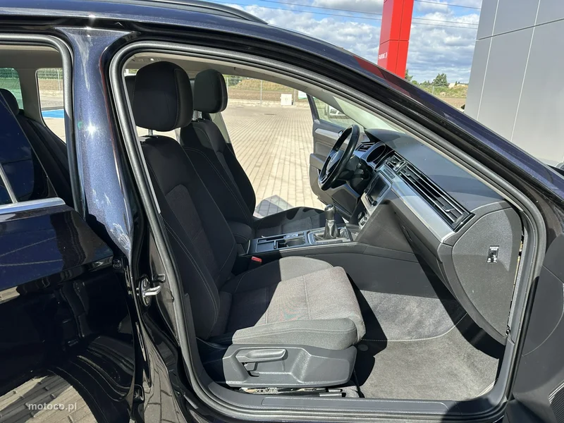 Volkswagen Passat Variant B8 16