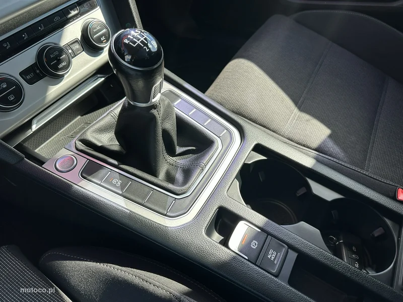 Volkswagen Passat Variant B8 26