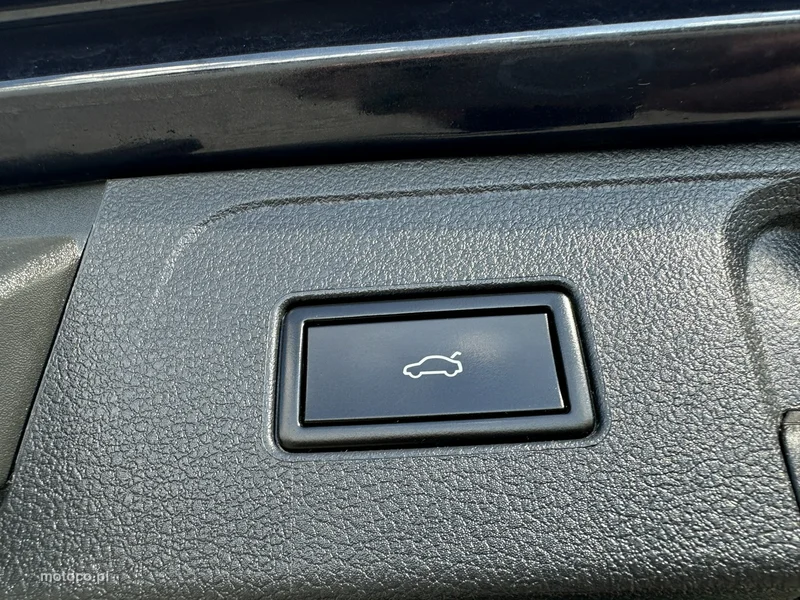 Volkswagen Passat Variant B8 33