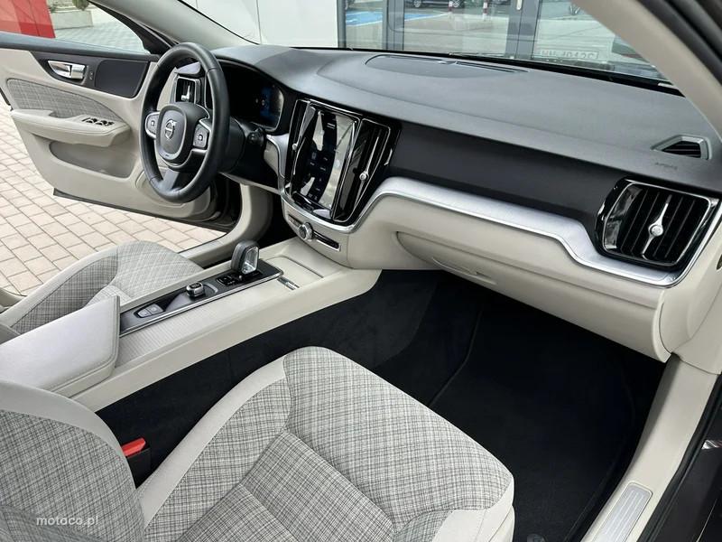 Volvo V60 16