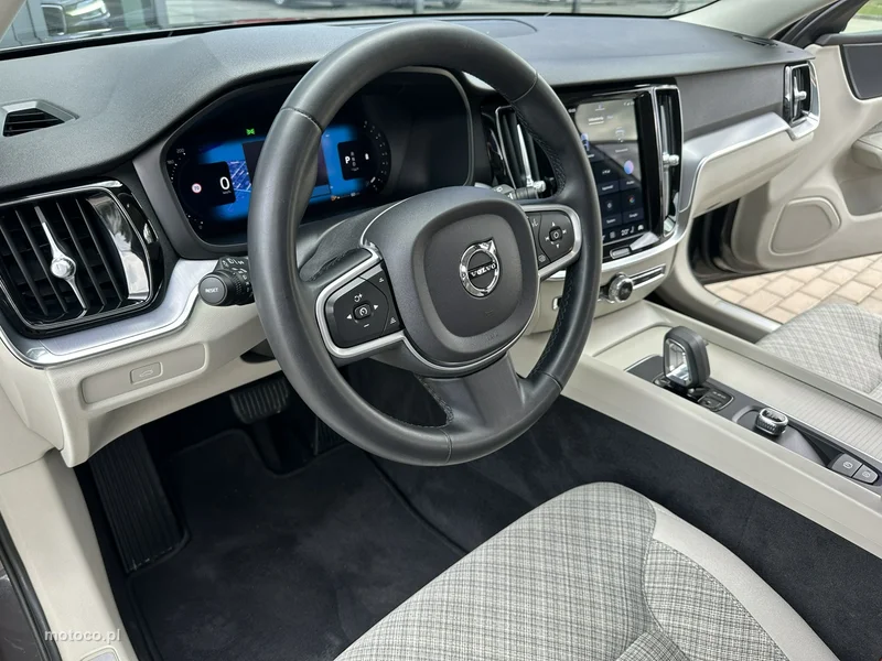 Volvo V60 9