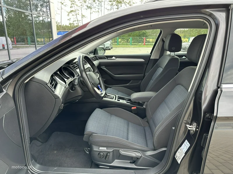 Volkswagen Passat Variant B8 11