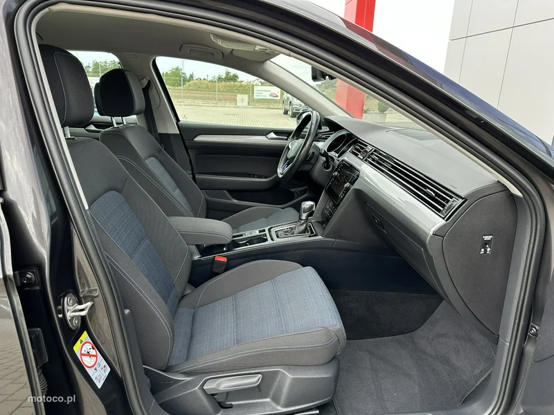 Volkswagen Passat Variant B8 14