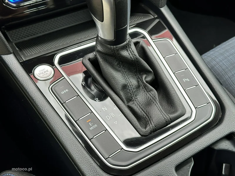 Volkswagen Passat Variant B8 21