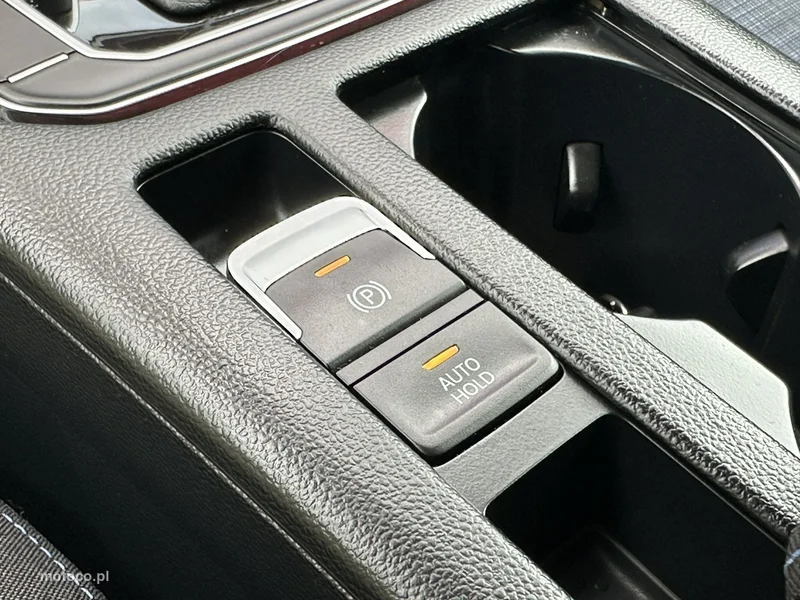 Volkswagen Passat Variant B8 22