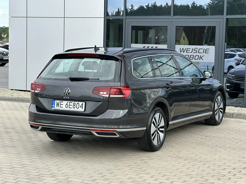 Volkswagen Passat Variant B8 6
