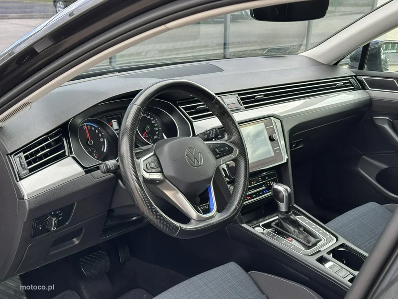 Volkswagen Passat Variant B8 10