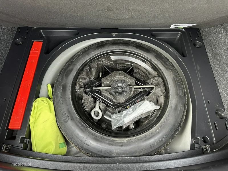 Volvo V40 13