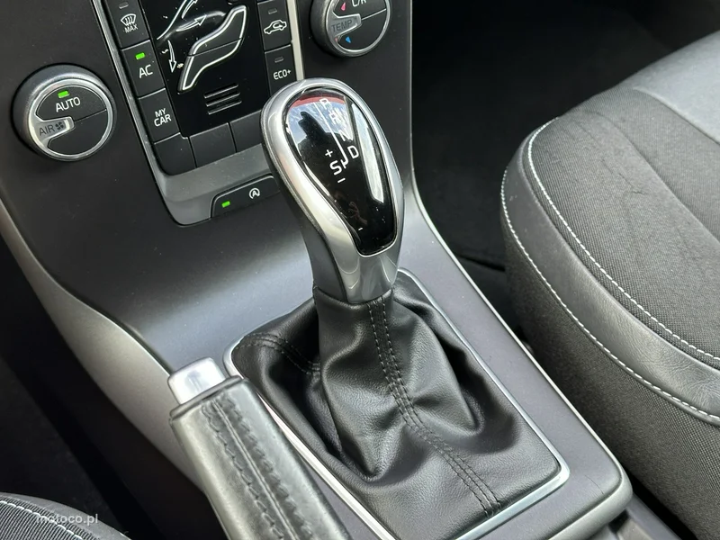 Volvo V40 22