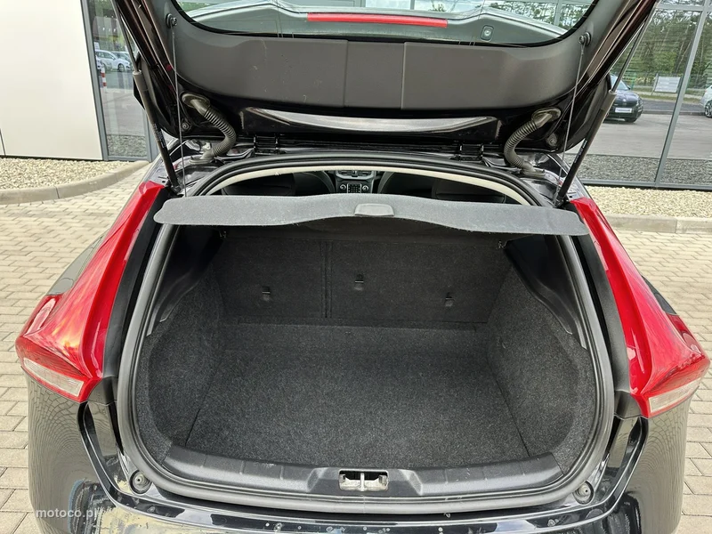 Volvo V40 27
