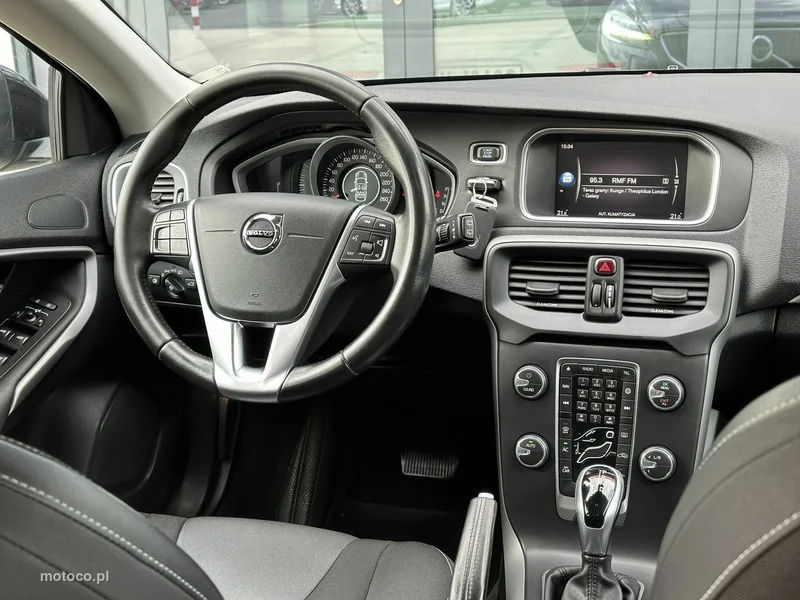 Volvo V40 9