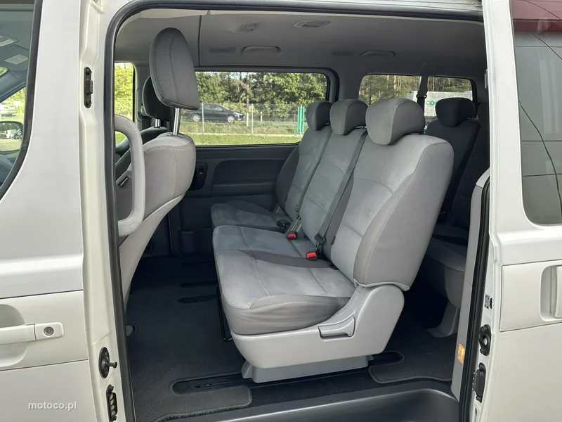 Hyundai H-1 12