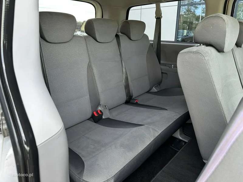 Hyundai H-1 14
