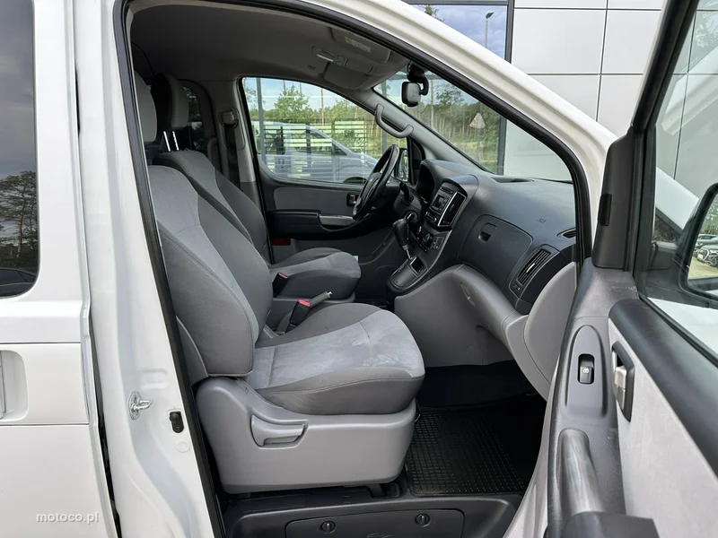 Hyundai H-1 15