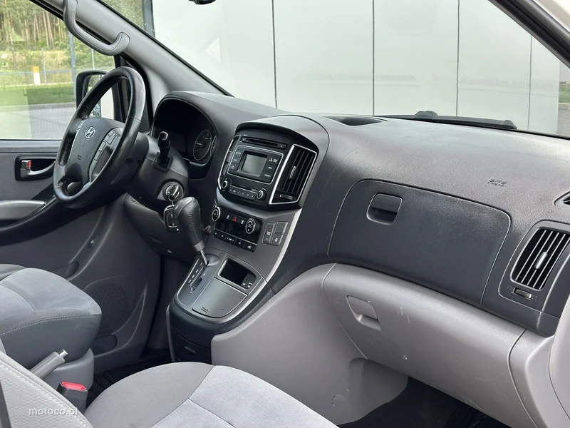 Hyundai H-1 16