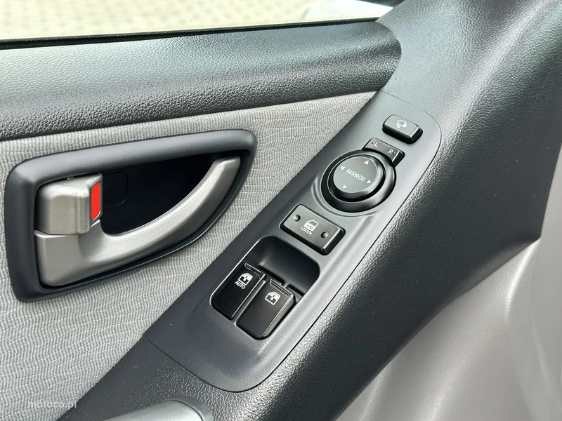 Hyundai H-1 17