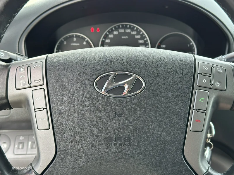 Hyundai H-1 18