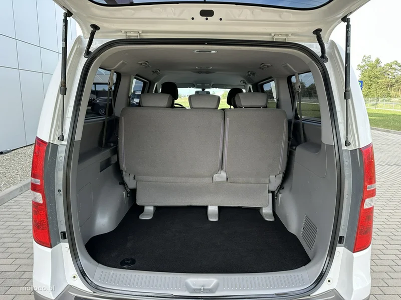 Hyundai H-1 23