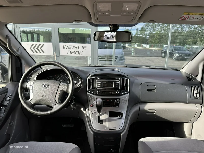 Hyundai H-1 8