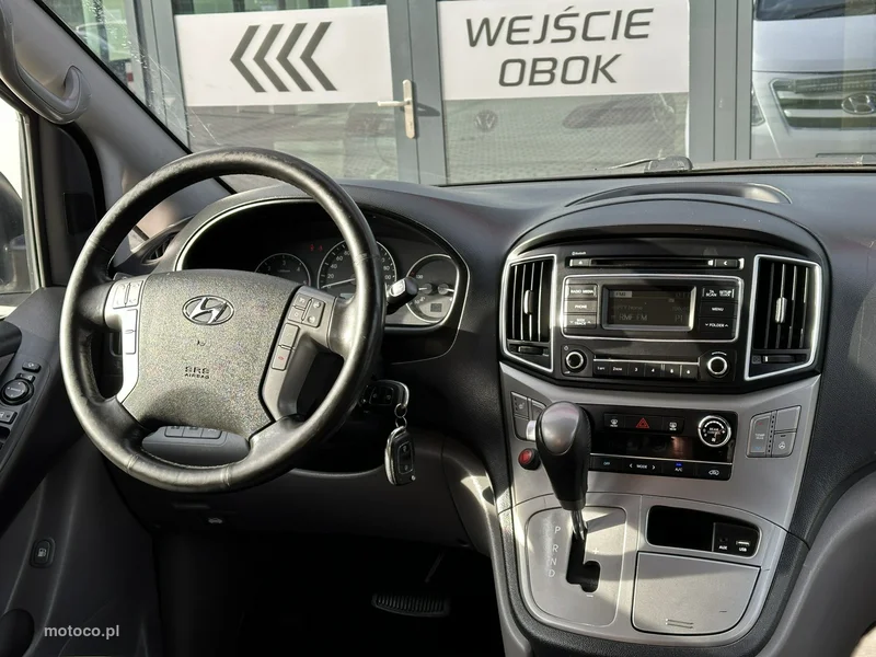 Hyundai H-1 9