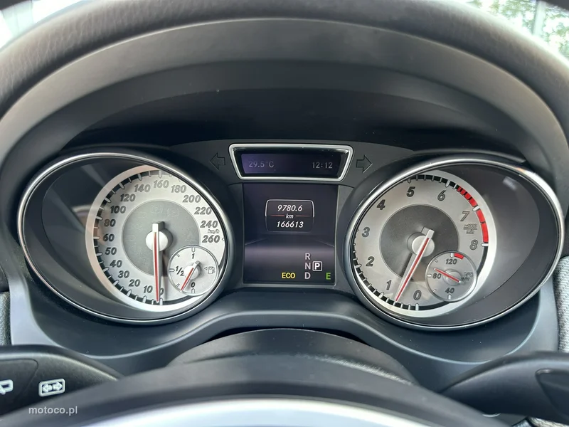 Mercedes-Benz GLA X156 GLA 200 17