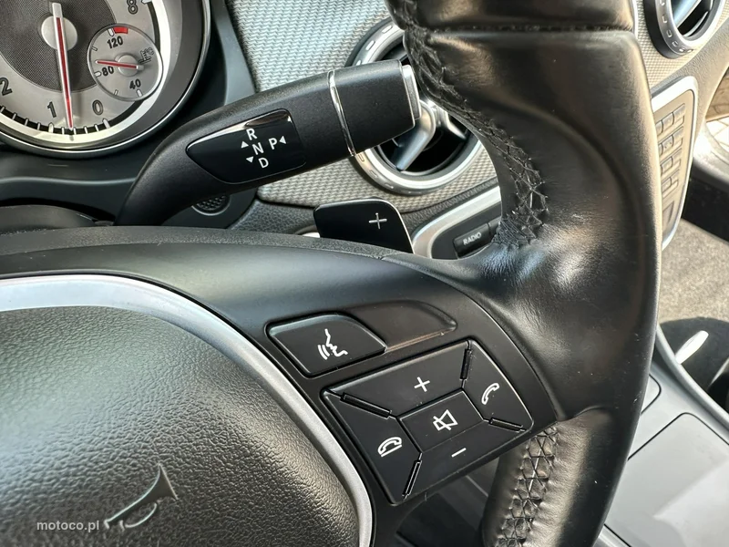 Mercedes-Benz GLA X156 GLA 200 21