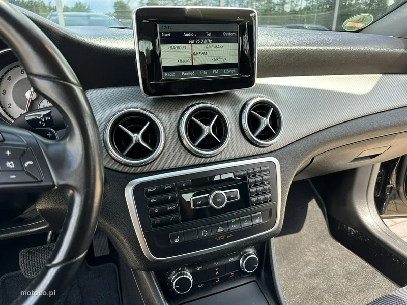 Mercedes-Benz GLA X156 GLA 200 22