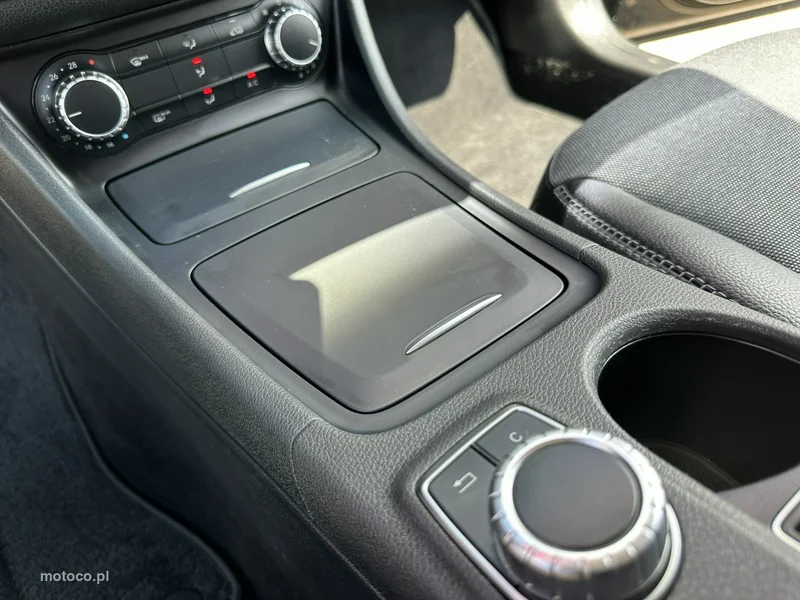 Mercedes-Benz GLA X156 GLA 200 27