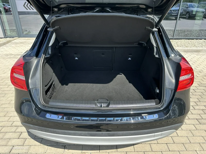 Mercedes-Benz GLA X156 GLA 200 29