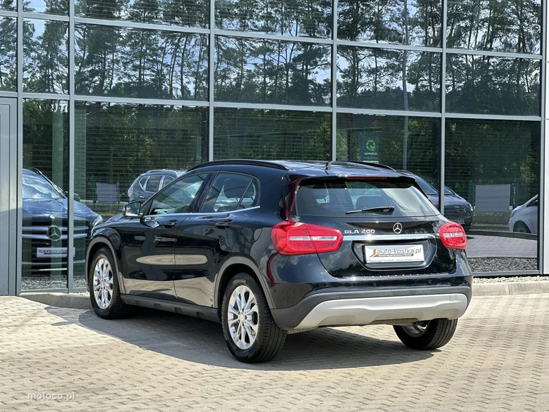 Mercedes-Benz GLA X156 GLA 200 6