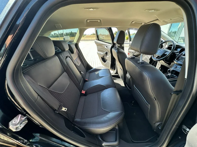 Ford Focus III 12
