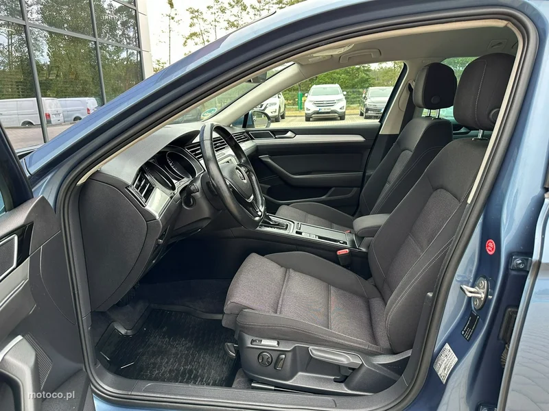 Volkswagen Passat Variant B8 12