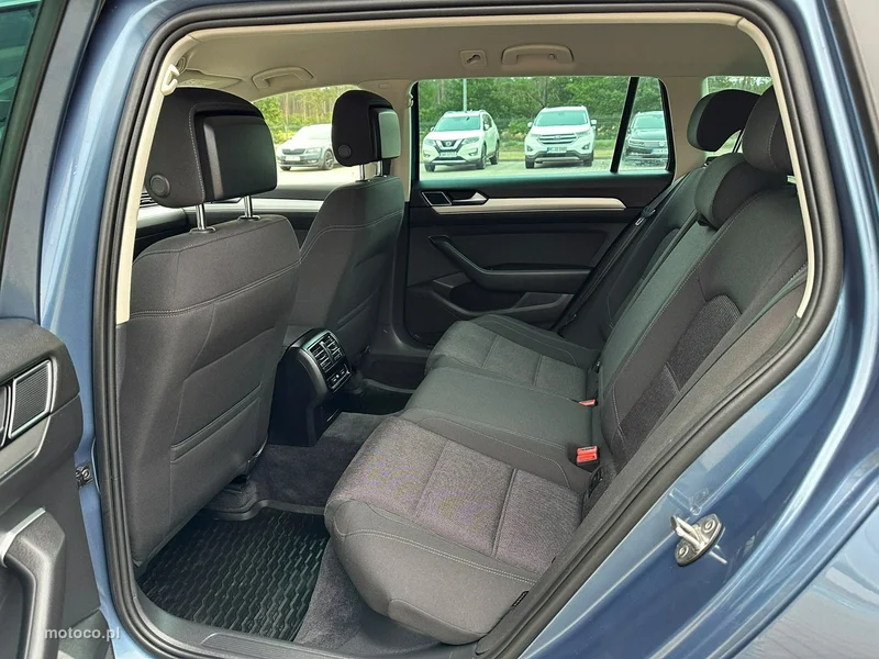 Volkswagen Passat Variant B8 13