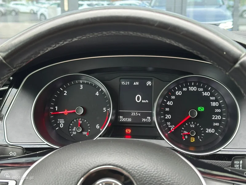Volkswagen Passat Variant B8 17