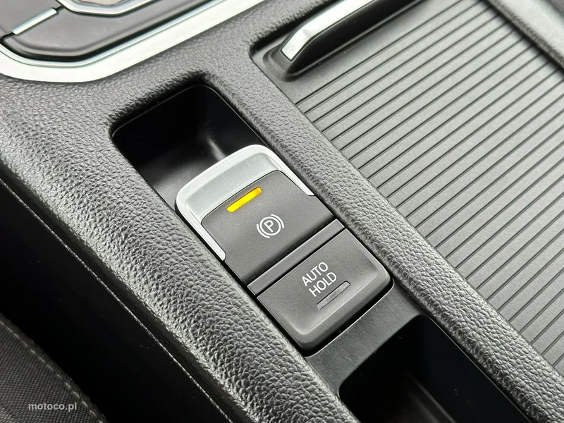 Volkswagen Passat Variant B8 27