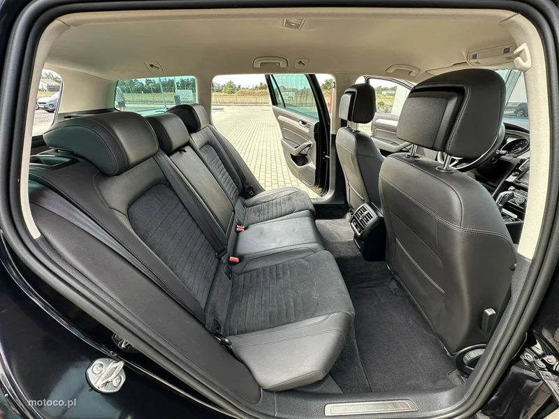 Volkswagen Passat Variant B8 12