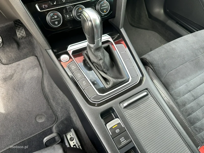 Volkswagen Passat Variant B8 22