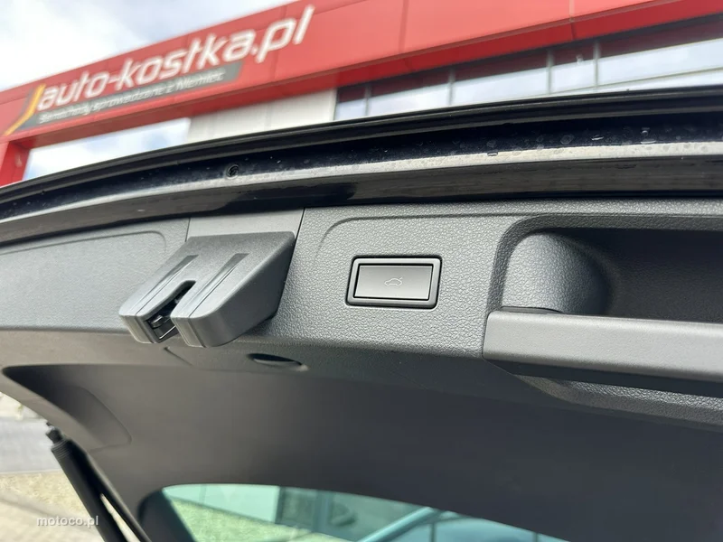 Volkswagen Passat Variant B8 32