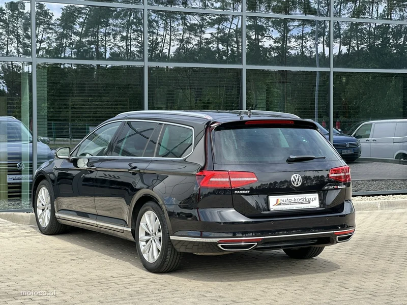 Volkswagen Passat Variant B8 6
