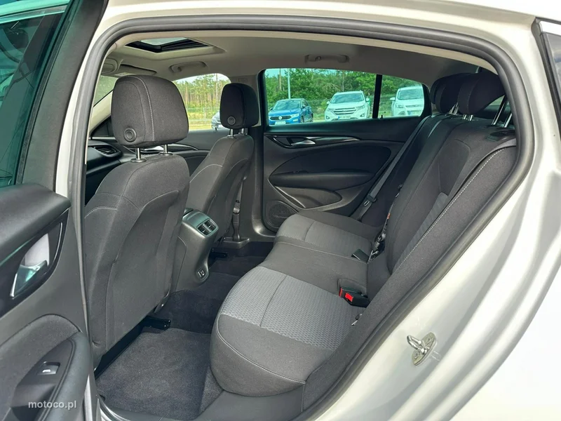 Opel Insignia B 11