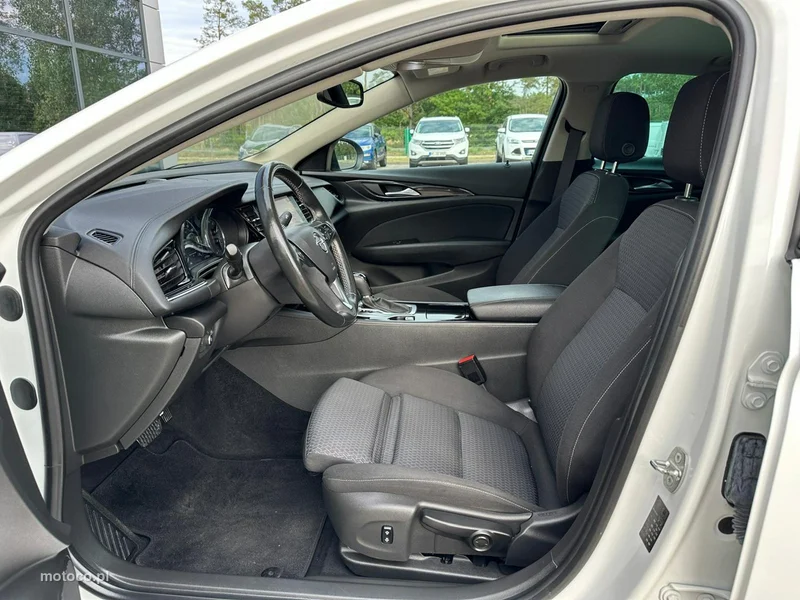Opel Insignia B 10